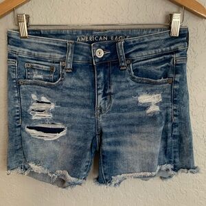 American Eagle Next Level Shorts Sz 4 Midi Distressed Denim Shorts